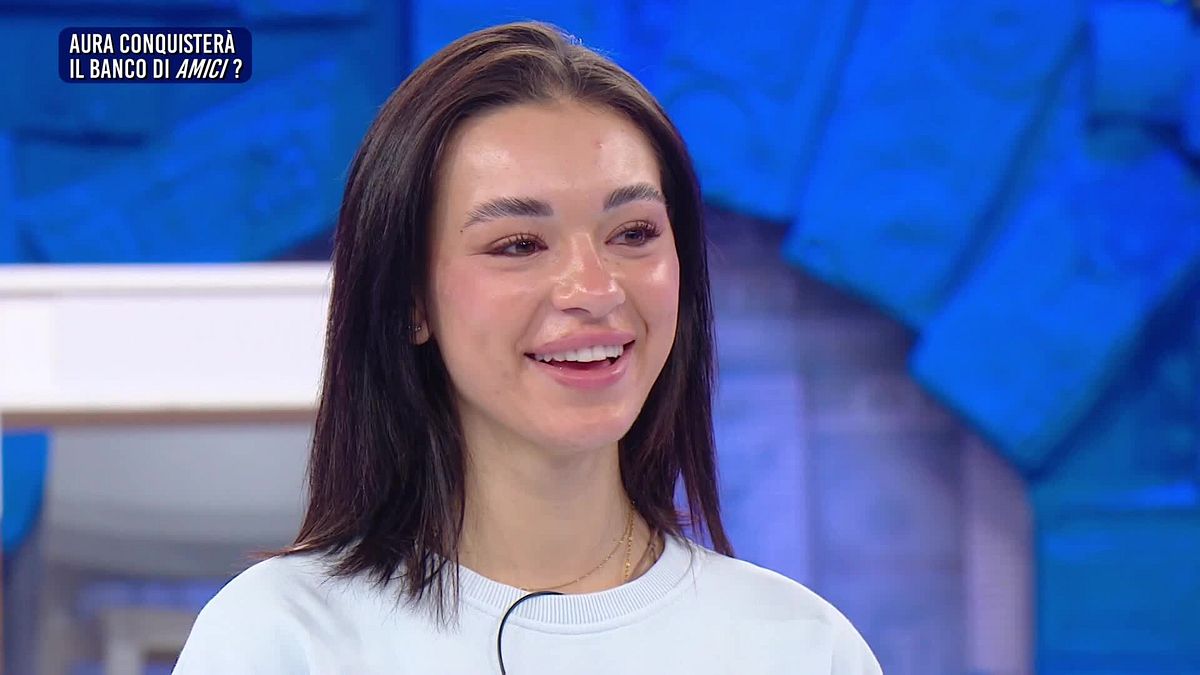 Aura, cantante