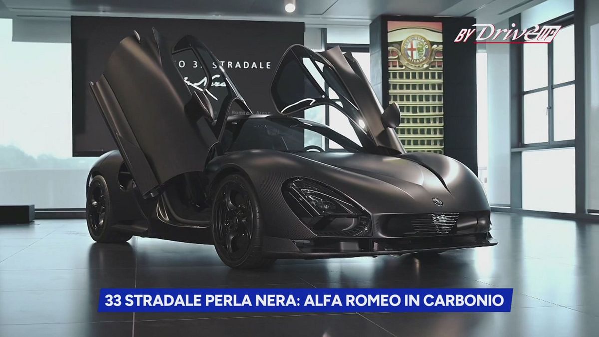 Alfa Romeo 33 Stradale "Perla Nera", carrozzeria in carbonio e tanta esclusività