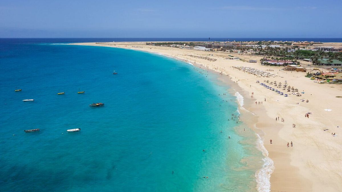  Sal: la lunga spiaggia di Santa Maria