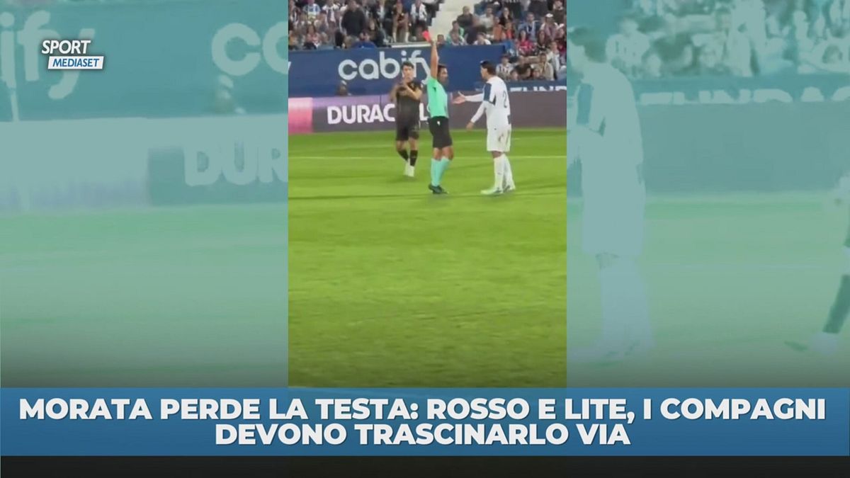 Morata perde la testa: rosso e rissa, i compagni devono trascinarlo via