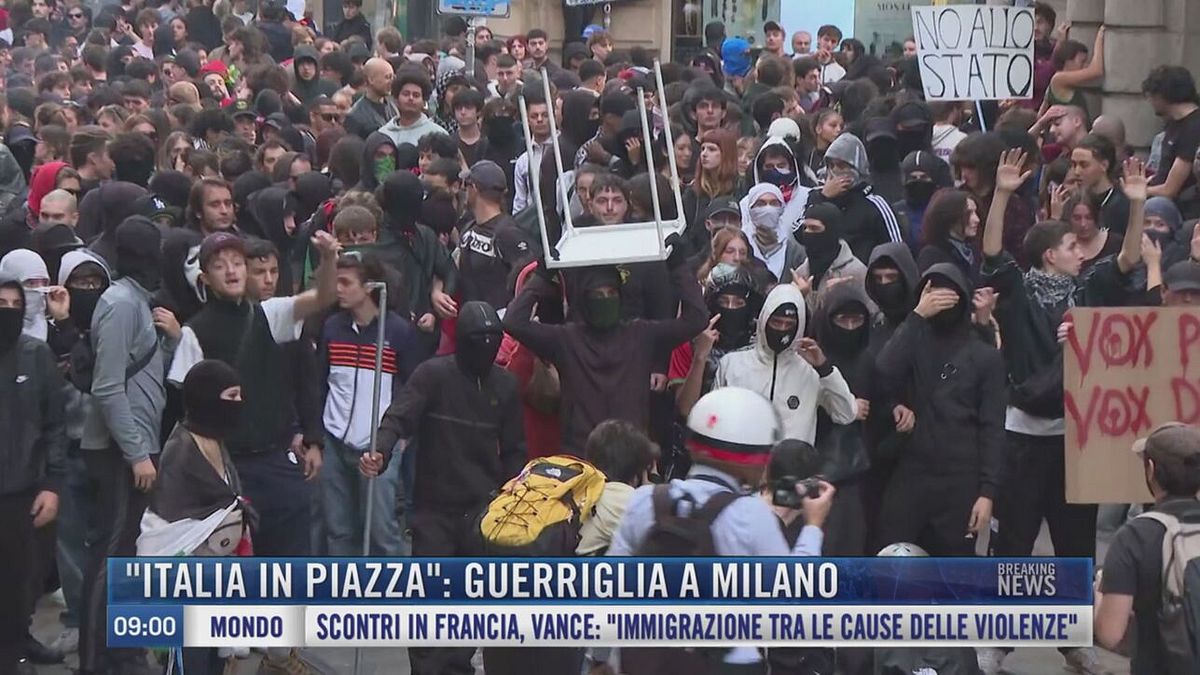 Breaking News delle 09.00 |  "Italia in piazza": guerriglia a Milano