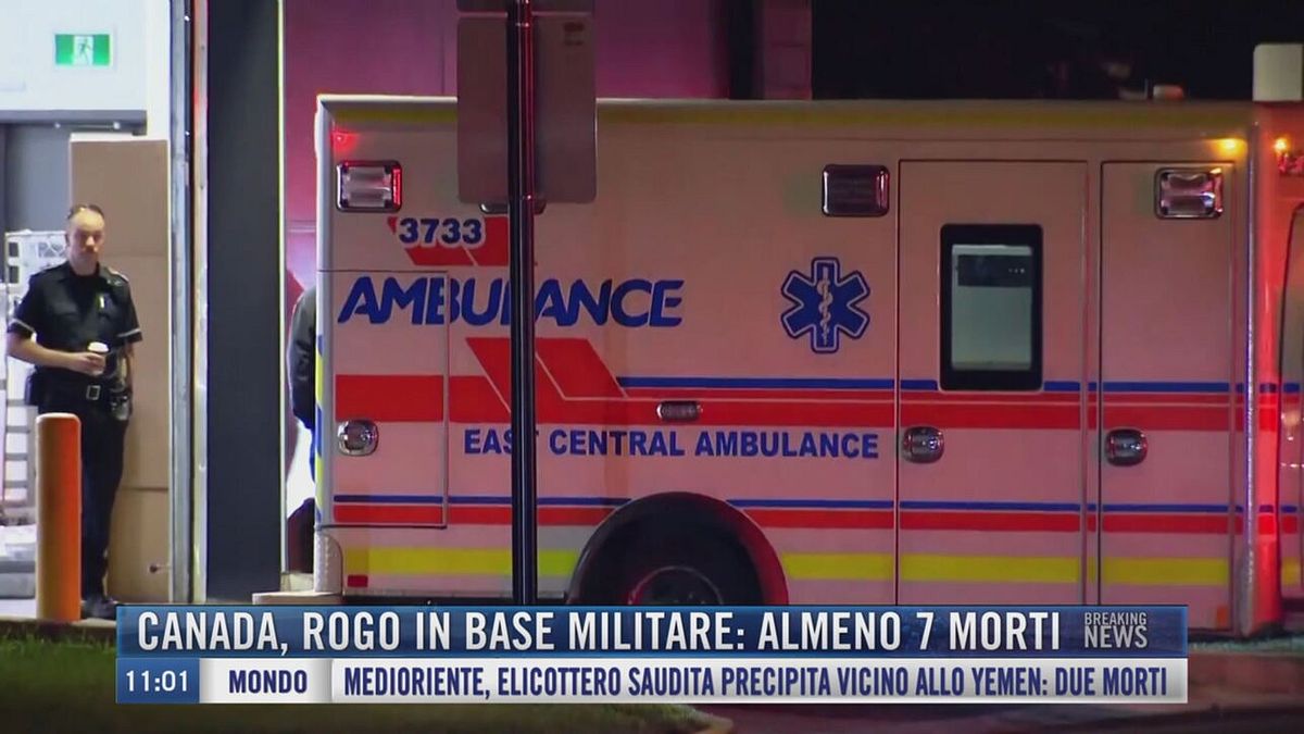 Breaking News delle 11.00 |  Canada, rogo in base militare: almeno 7 morti