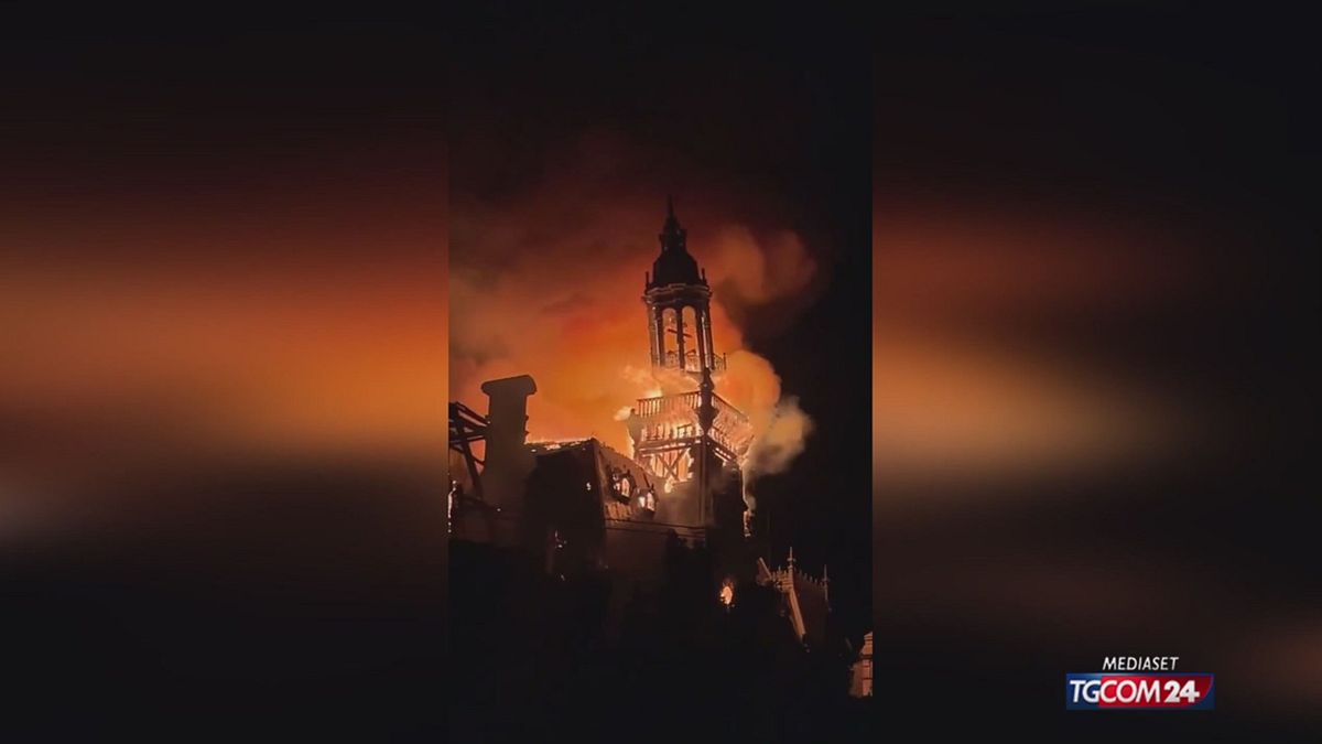 12.00 FRANCIA, I SIMBOLI DETURPATI SRV