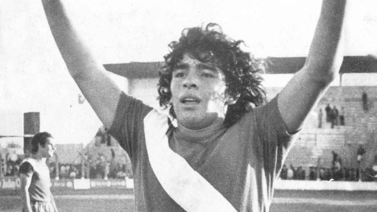 Esordio Diego Armando Maradona 1976