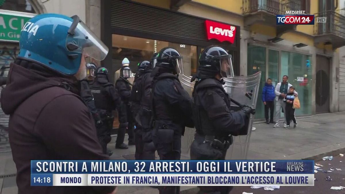 Breaking News delle 14.00 | Scontri a Milano, 32 arresti