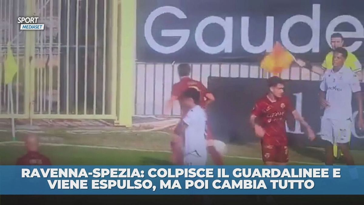 Ravenna-Spezia: colpisce il guardalinee e viene espulso, ma poi cambia tutto