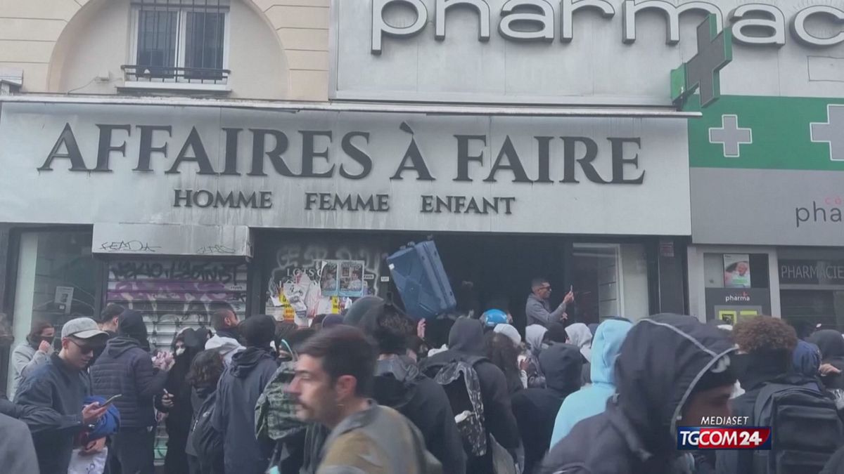 18.00 FRANCIA, MERCE RUBATA SU VINTED SRV