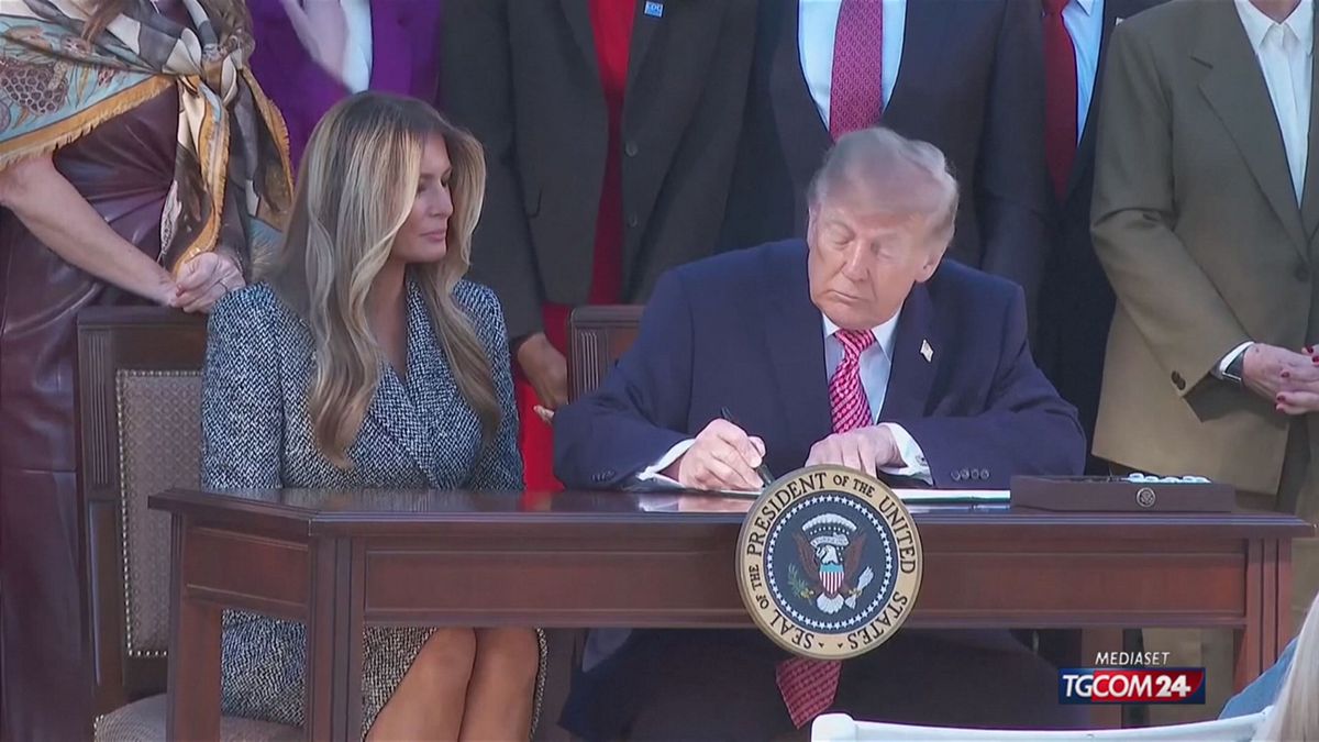 LA FIRMA DI MELANIA SRV