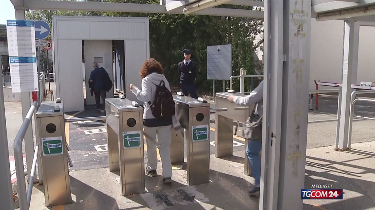 12.00 PENSIONI, SCENDONO GLI ASSEGNI SRV