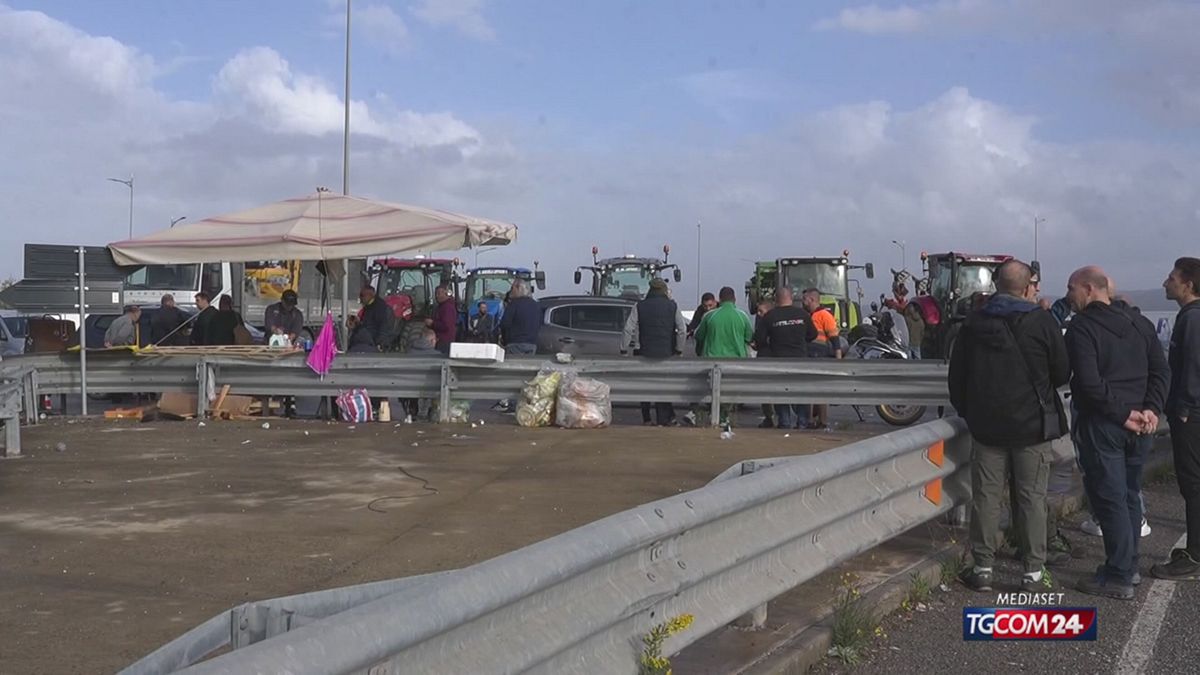 12.00 CASERTA, SABOTAGGI AUTOTRASPORTATORI SRV