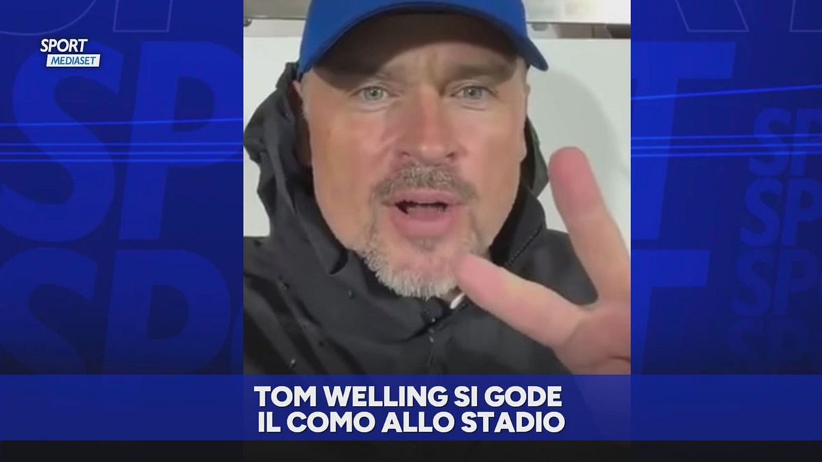 La Como-mania conquista anche Superman: tifoso allo stadio