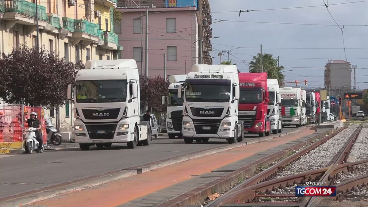 CORTEO LENTO TIR NAPOLI SRV