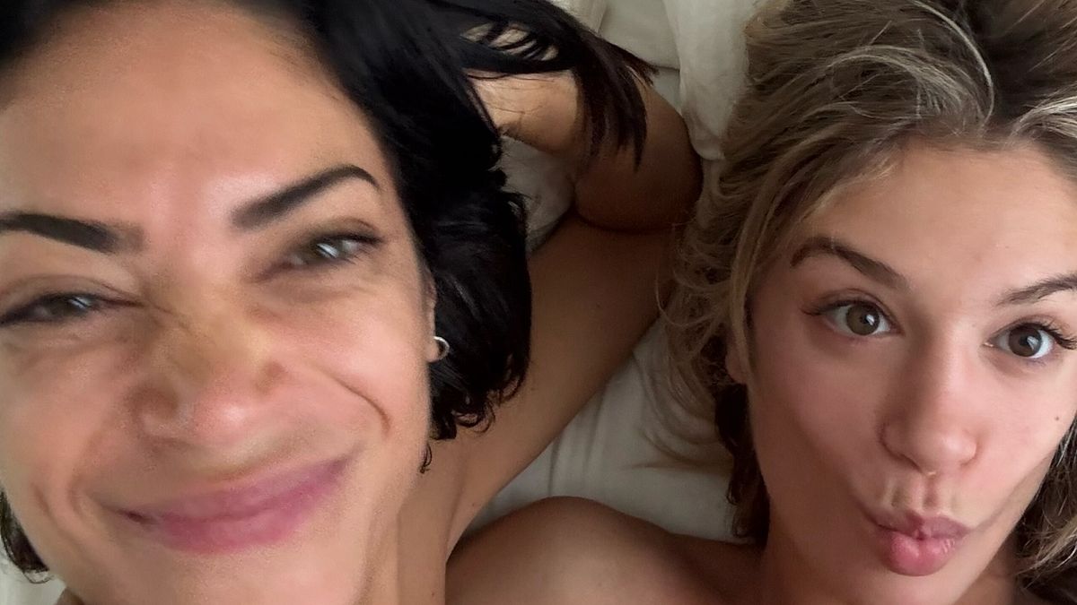  Elodie e Franceska Nuredini a letto