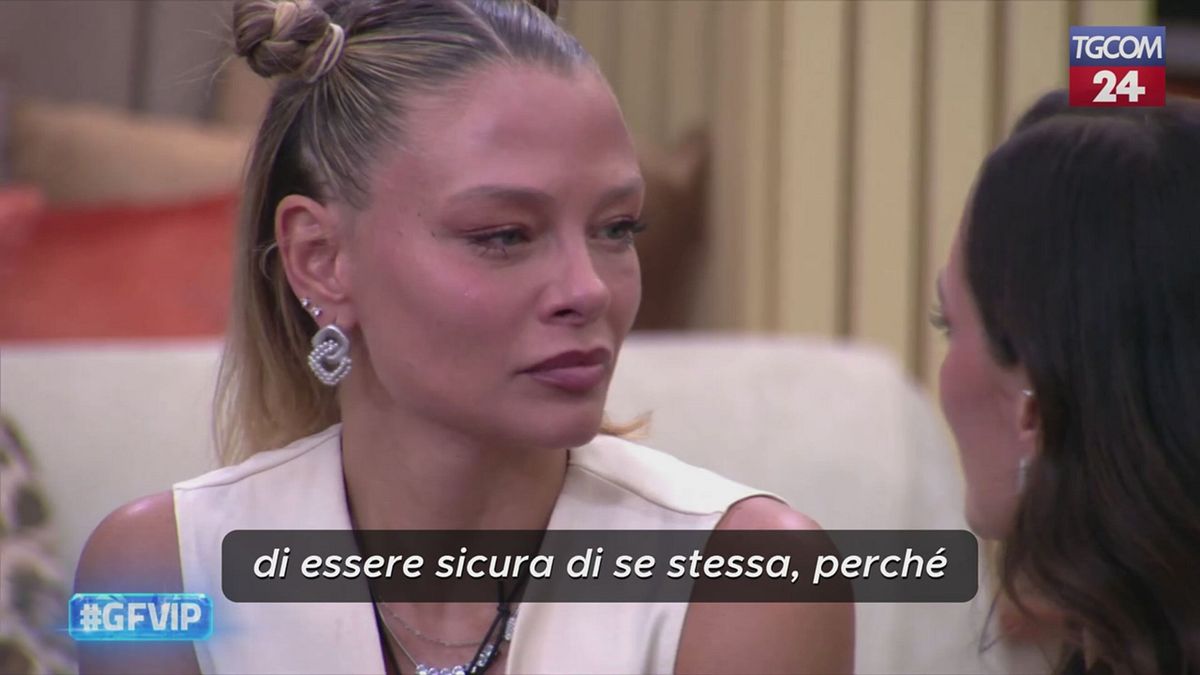 "Grande Fratello Vip", Giulia Provvedi riceve una sorpresa dalla sorella: "Vai bene così come sei"