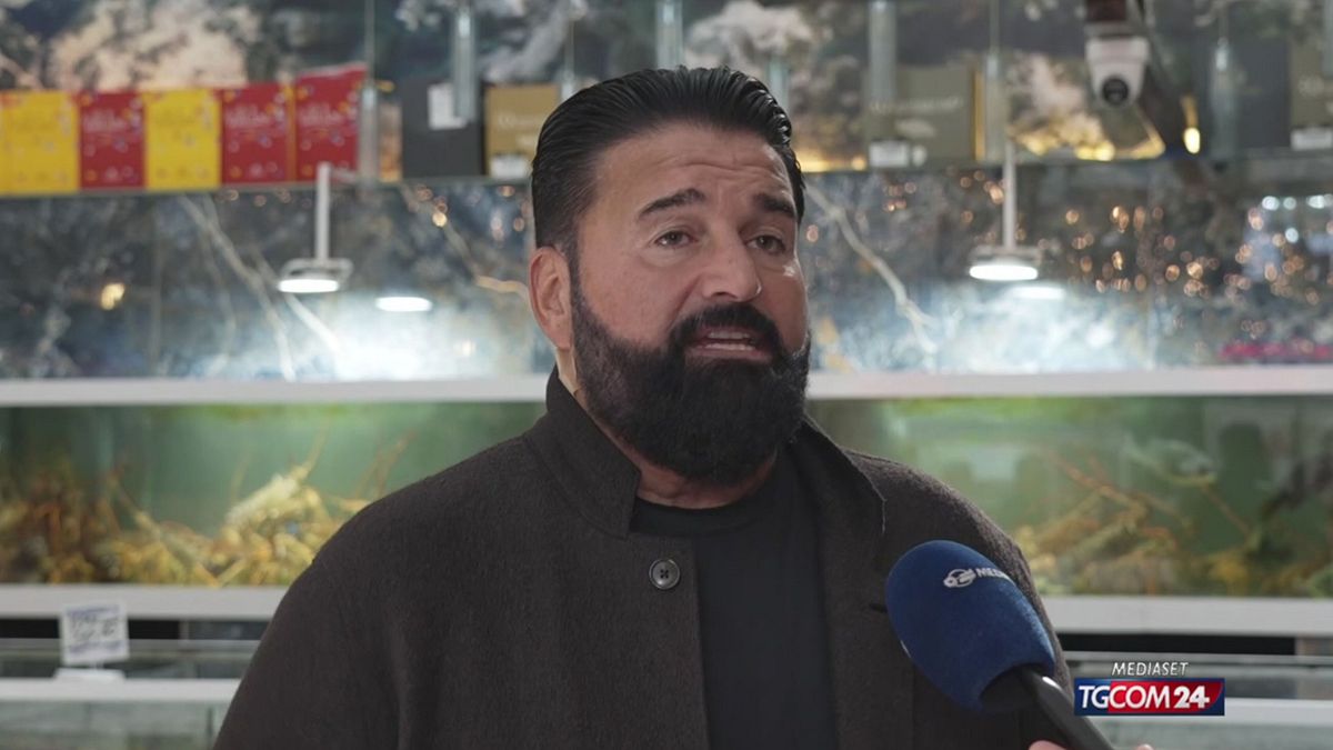 Napoli, storico pescivendolo aggredito per i prezzi troppo alti