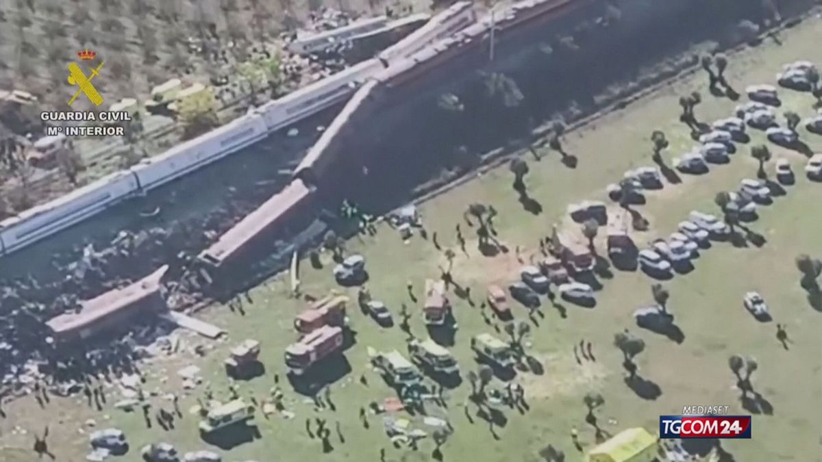 12.20 (SA) SPAGNA, SCONTRO FRA TRENI SRV
