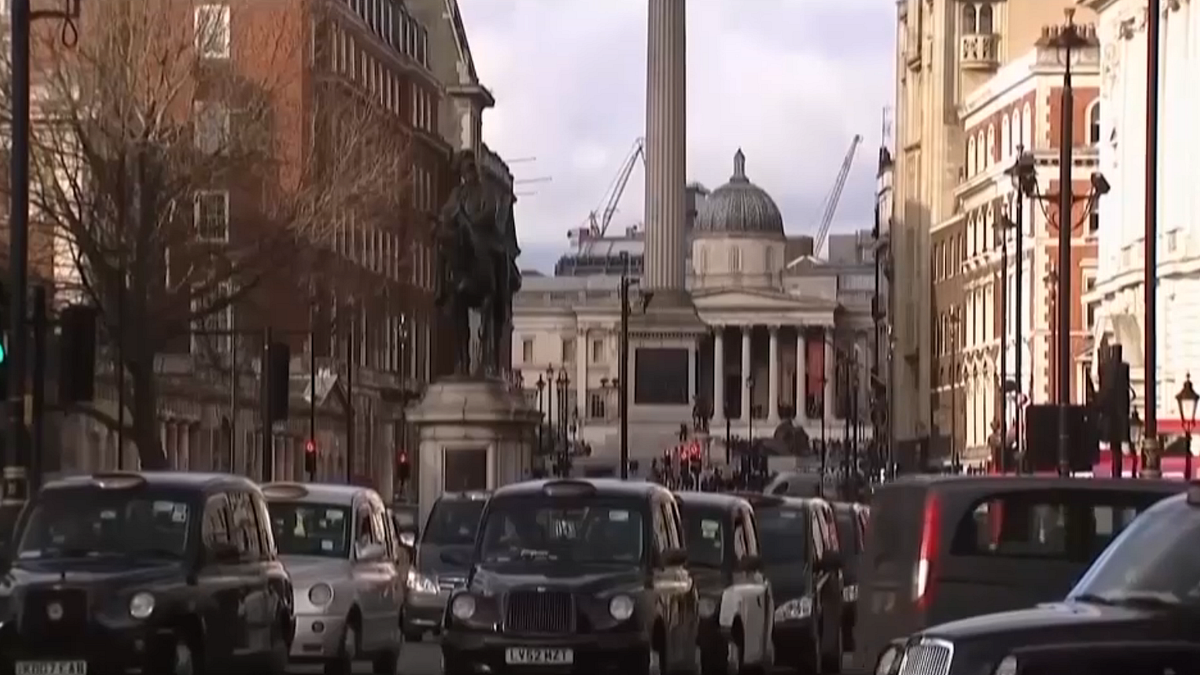 Oxford Street diventa pedonale: la via dello shopping cambia volto