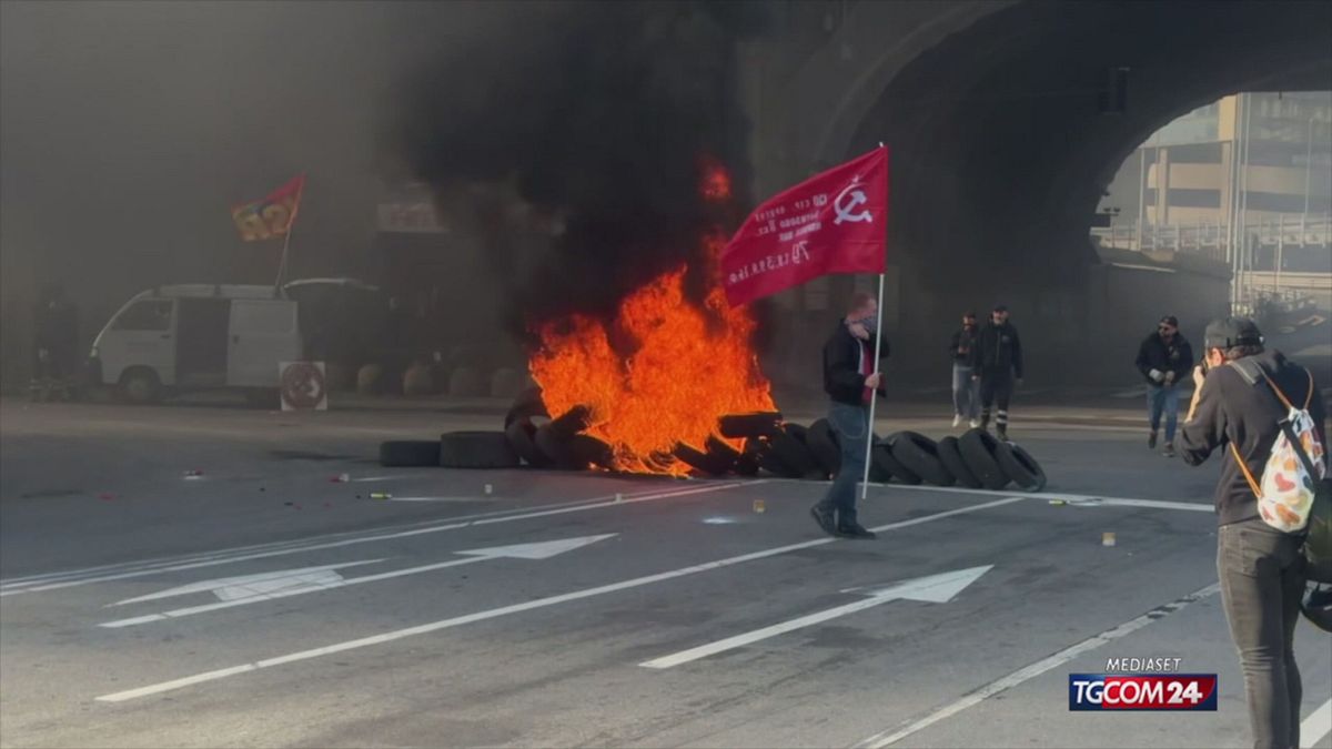 GENOVA COPERTONI IN FIAMME SRV