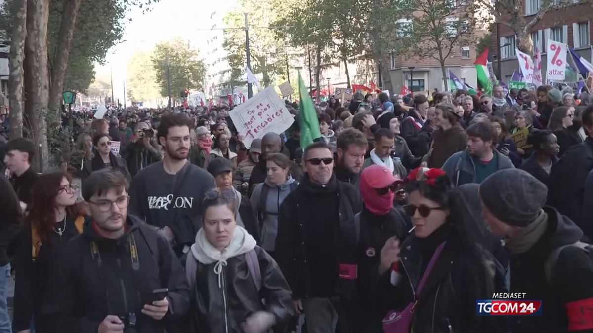 PARTENZA CORTEO PARIGI SRV