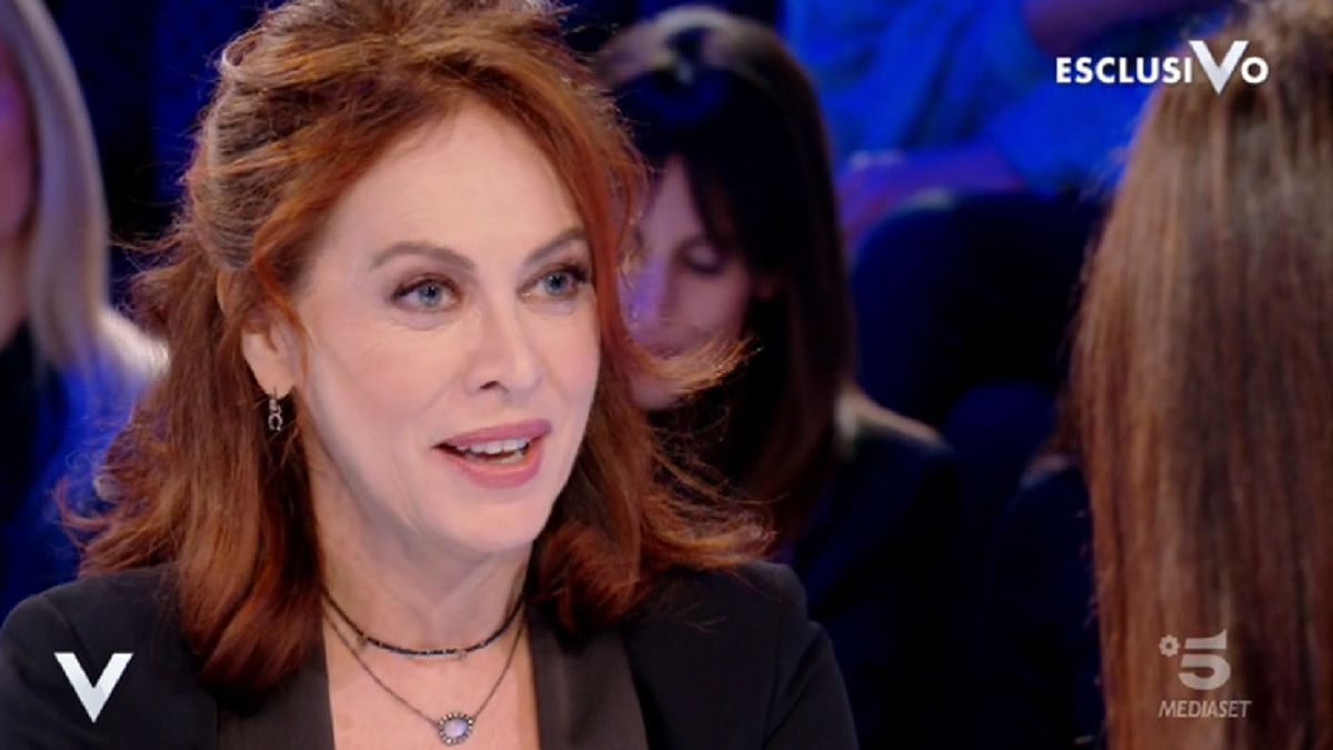 Elena Sofia Ricci: "Sono una mamma rompiscatole"