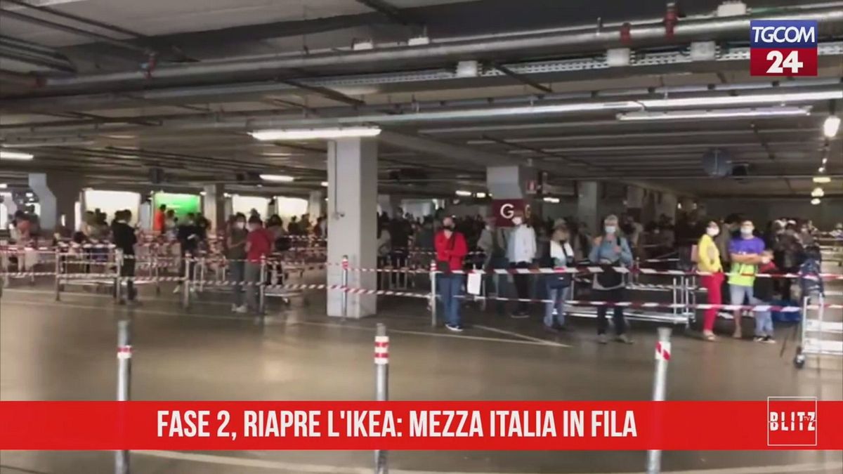 Fase 2, riapre Ikea: mezza Italia in coda