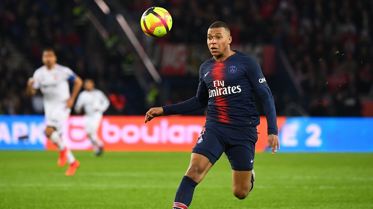 Kylian Mbappé (Francia), vincitore della Ligue 1 con il Psg e capocannoniere del campionato con 33 gol