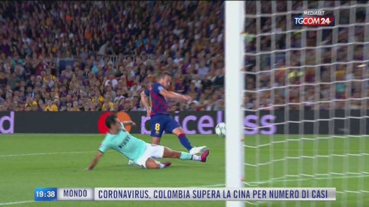 Mercato, si muove in largo anticipo la Juve