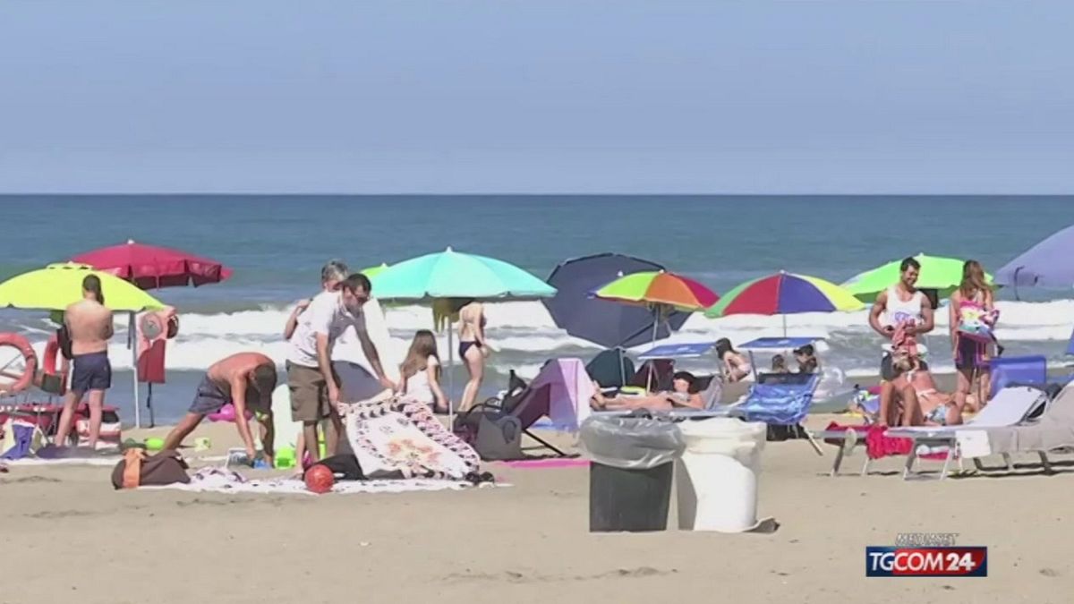 Fase 3, tutti in spiaggia senza protezioni