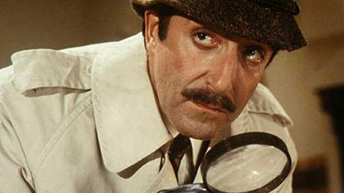Peter Sellers nei panni dell'ispettore Clouseau in un film della serie della ‘Pantera Rosa’ di Blake Edwards