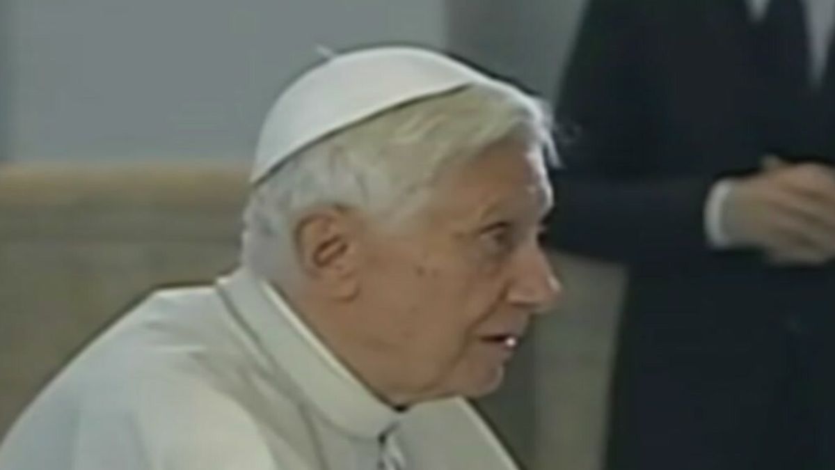 12.00 BENEDETTO XVI "GIU' LE MANI DAL CELIBATO" SRV