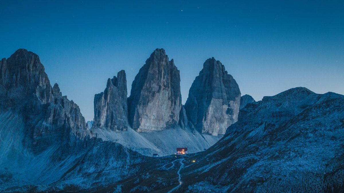  Cime di Lavaredo, Dolomiti - In evidenza il rifugio Antonio Locatelli.