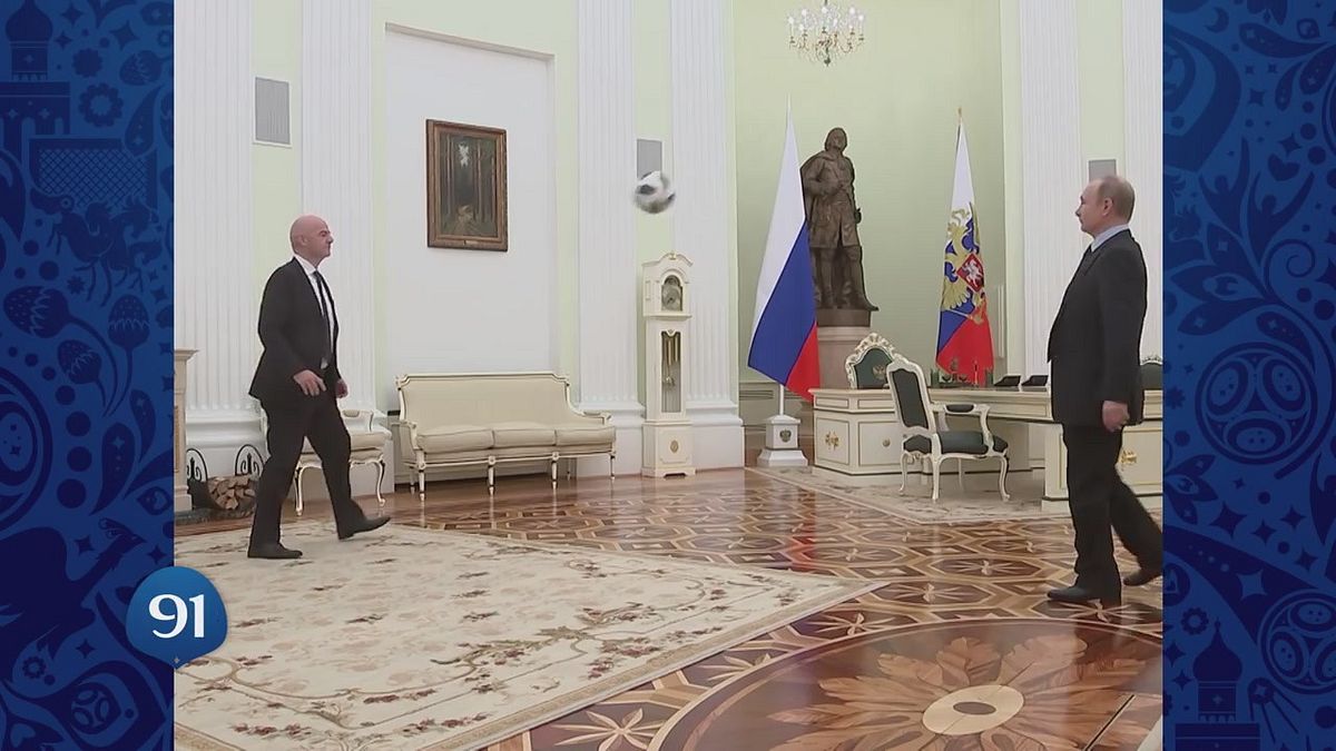 Mondiali: Putin palleggia con Infantino
