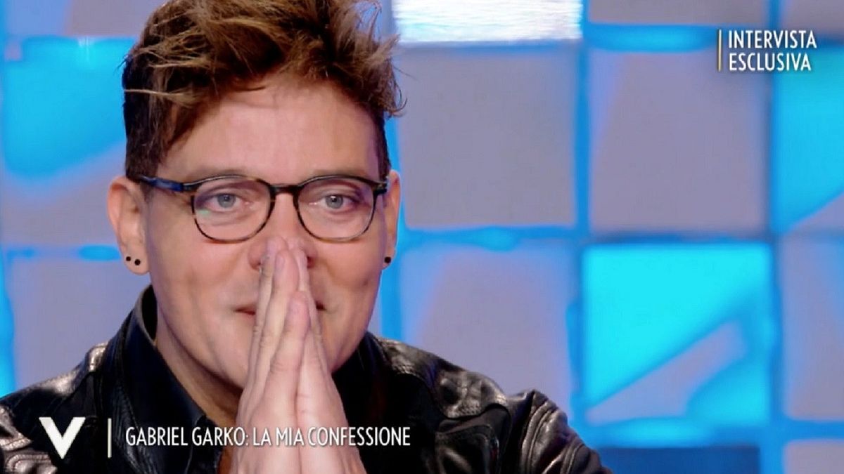 Gabriel Garko e il coming out a "Verissimo": parla del suo ex e fatica a trattenere le lacrime