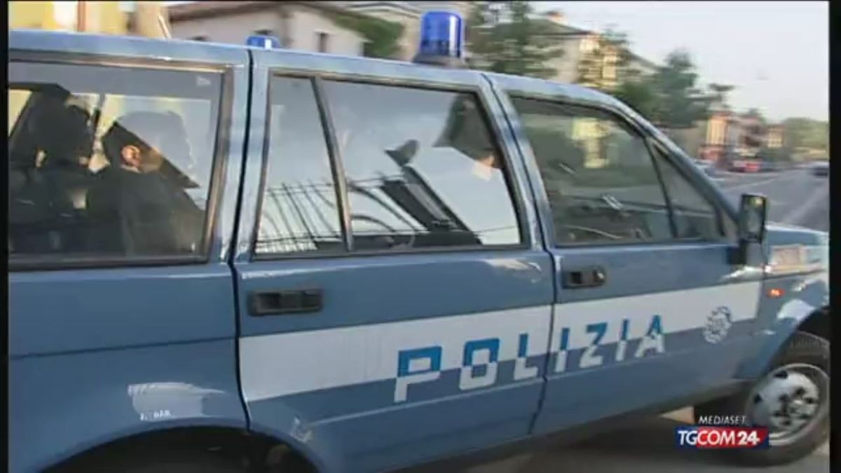 Poliziotto uccide moglie e spara