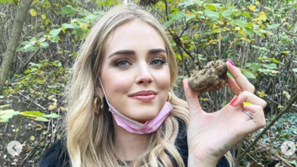 Chiara Ferragni con il tartufo da 45 grammi