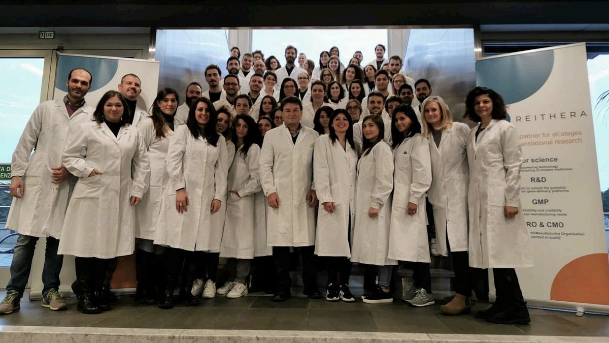  Il gruppo di lavoro dell'azienda biotech ReiThera di Castel Romano