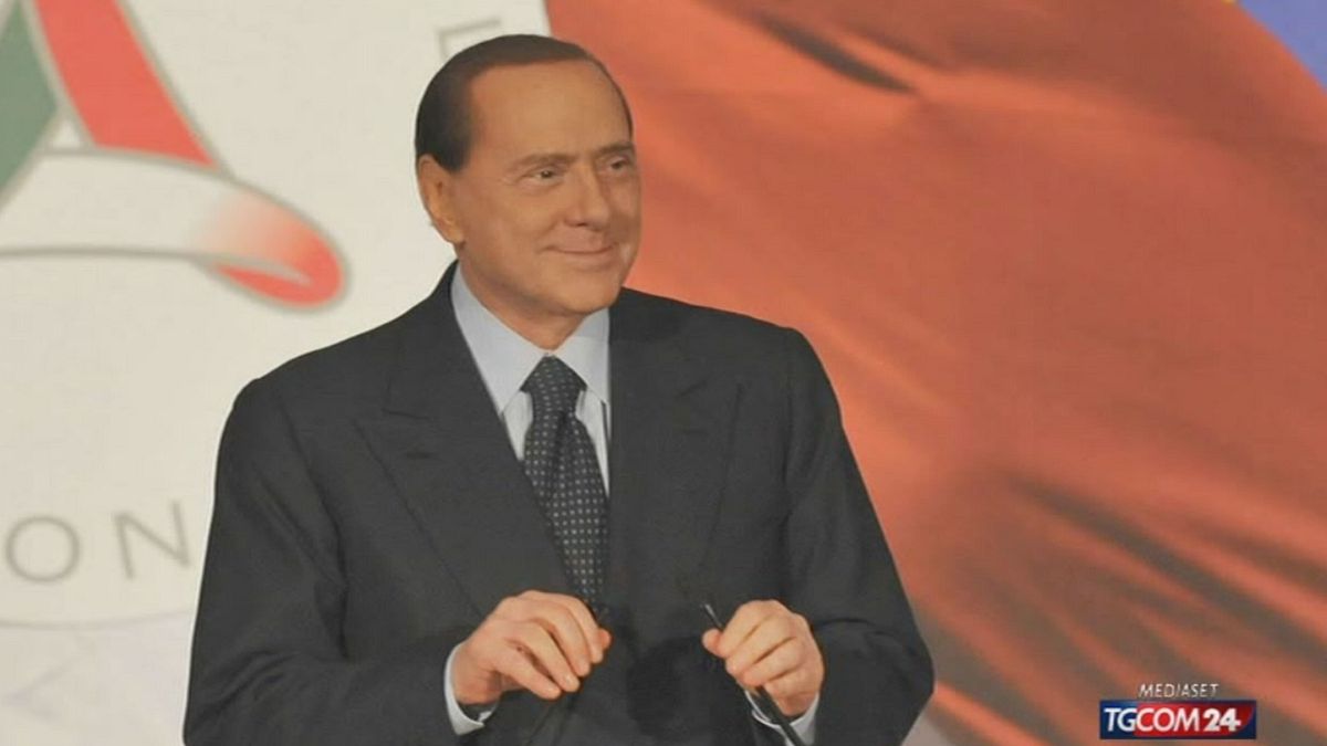 Berlusconi interviene alla festa Fi di Giovinazzo