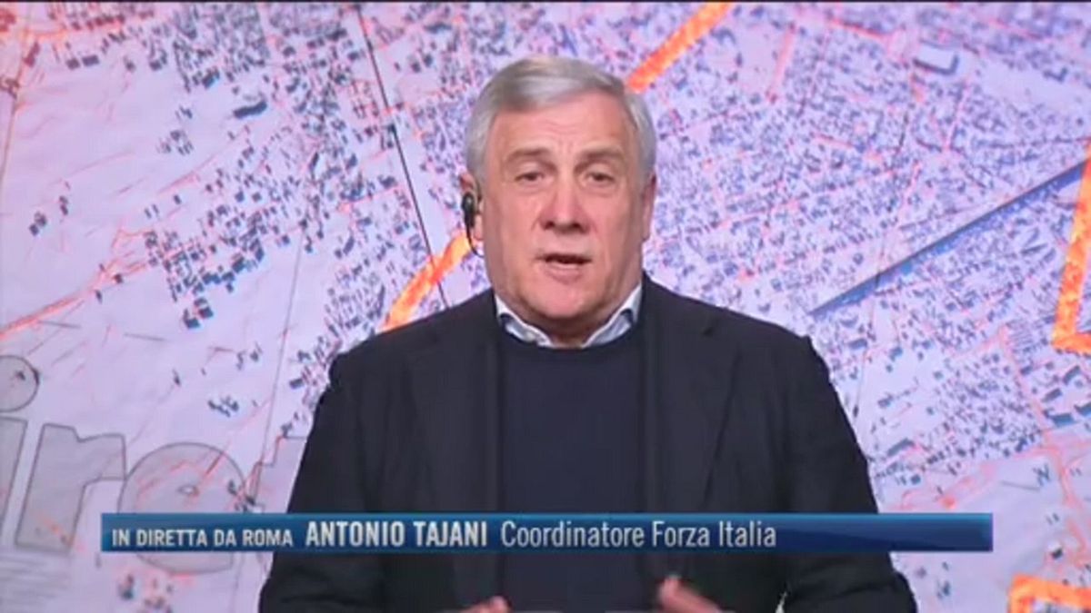 Vaccino agli anziani, Antonio Tajani (Forza Italia): "Vaccinare prima le categorie a rischio"