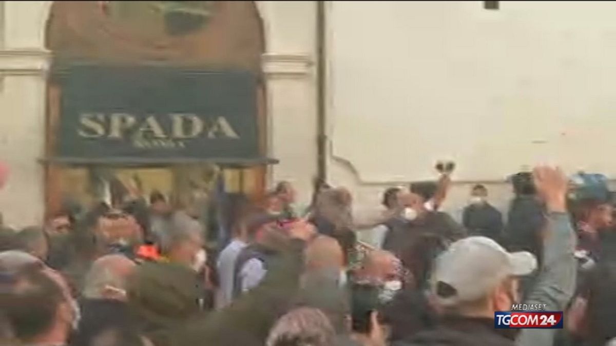 Proteste anti restrizioni a Montecitorio: cariche e scontri