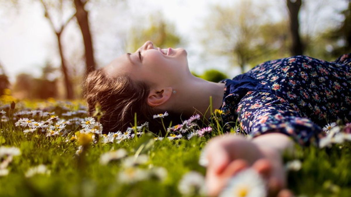 L'arrivo della primavera ci lascia spesso stanchi e svogliati: le vitamine "giuste" possono aiutare