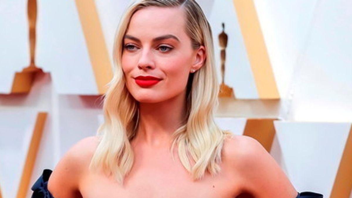  Donna primavera: capelli possono essere castani, biondi o ramati, gli occhi solitamente chiari e brillanti. Un esempio: Margot Robbie. 