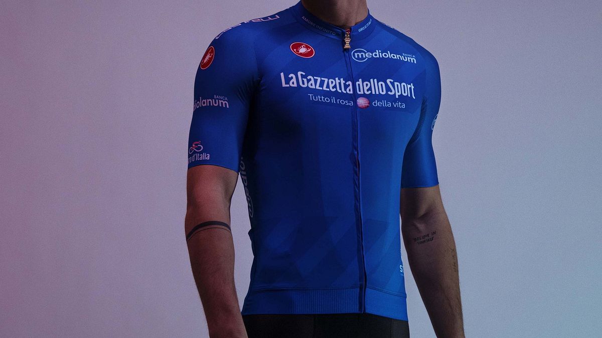 La maglia azzurra appartiene al corridore che conquista più punti e bonus sulle cime (leader del Gran Premio della Montagna). La scorsa edizione è andata a Ruben Guerreiro della EF Pro Cycling.