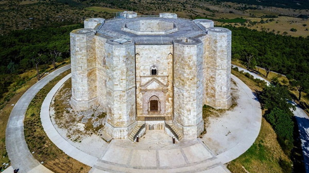  Castello Svevo, Castel Del Monte, Andria 