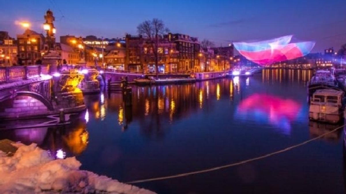 
      Amsterdam light festival
   