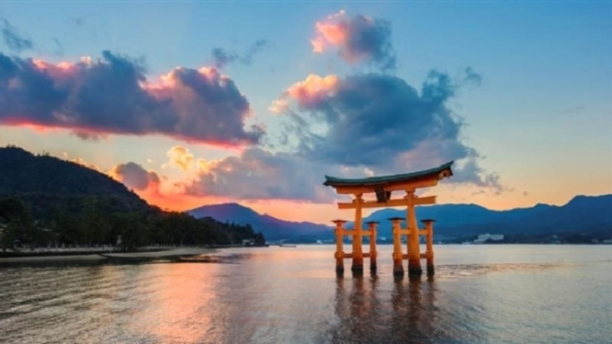 
      Santuario di Itsukushima - Giappone
   