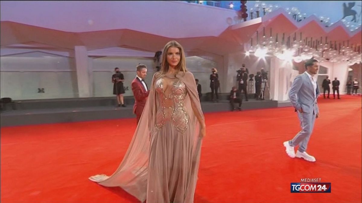 18.00 VENEZIA CAPITALE DEL GLAMOUR SRV