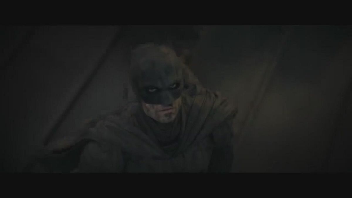 "The Batman", Robert Pattinson nel nuovo oscuro trailer: "Sono vendetta"