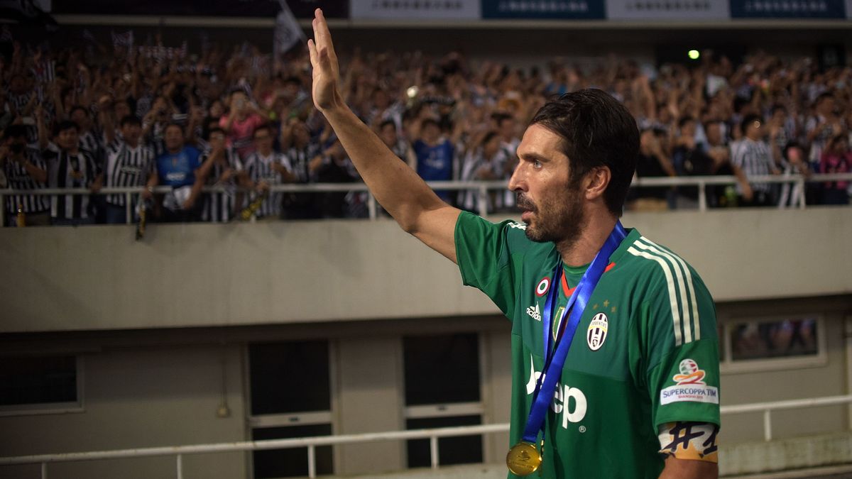 9 presenze: Buffon (Parma e Juve), Stankovic (Lazio e Inter)