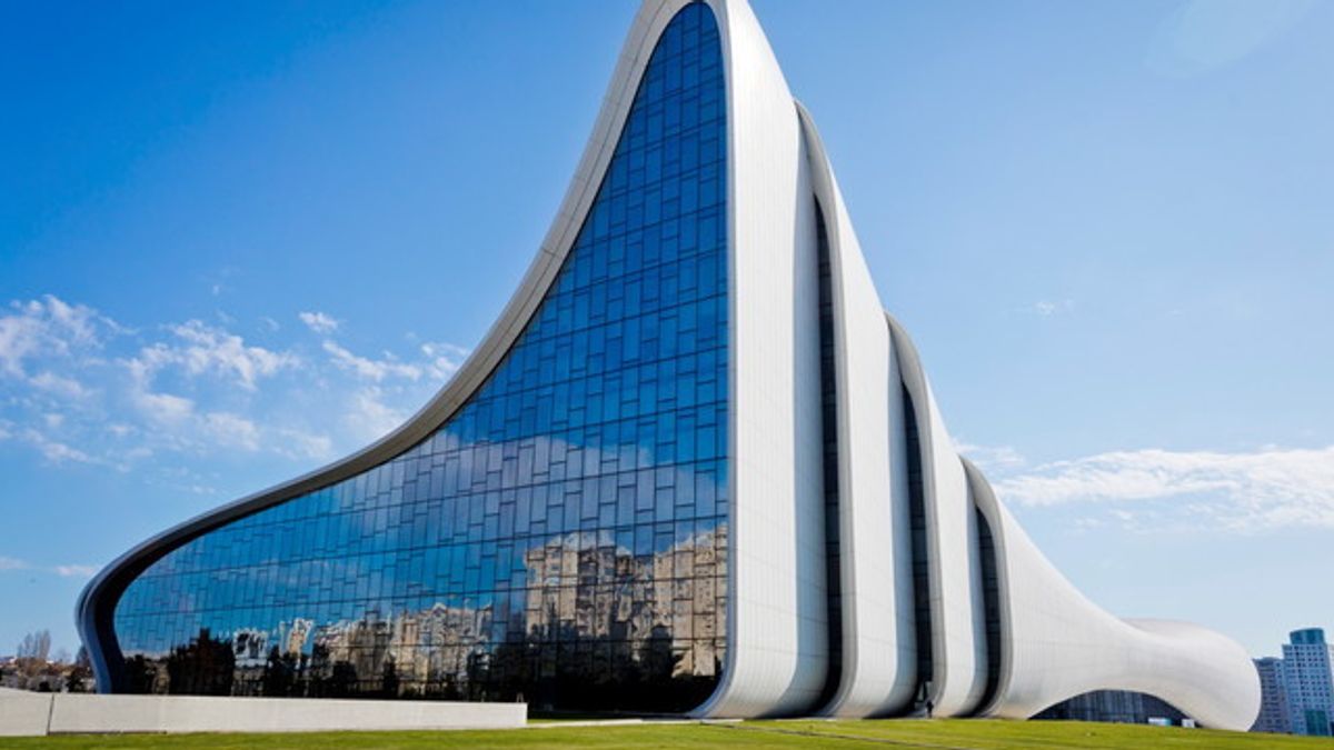  Heydar Aliyev Center, Baku, Azerbaijan 