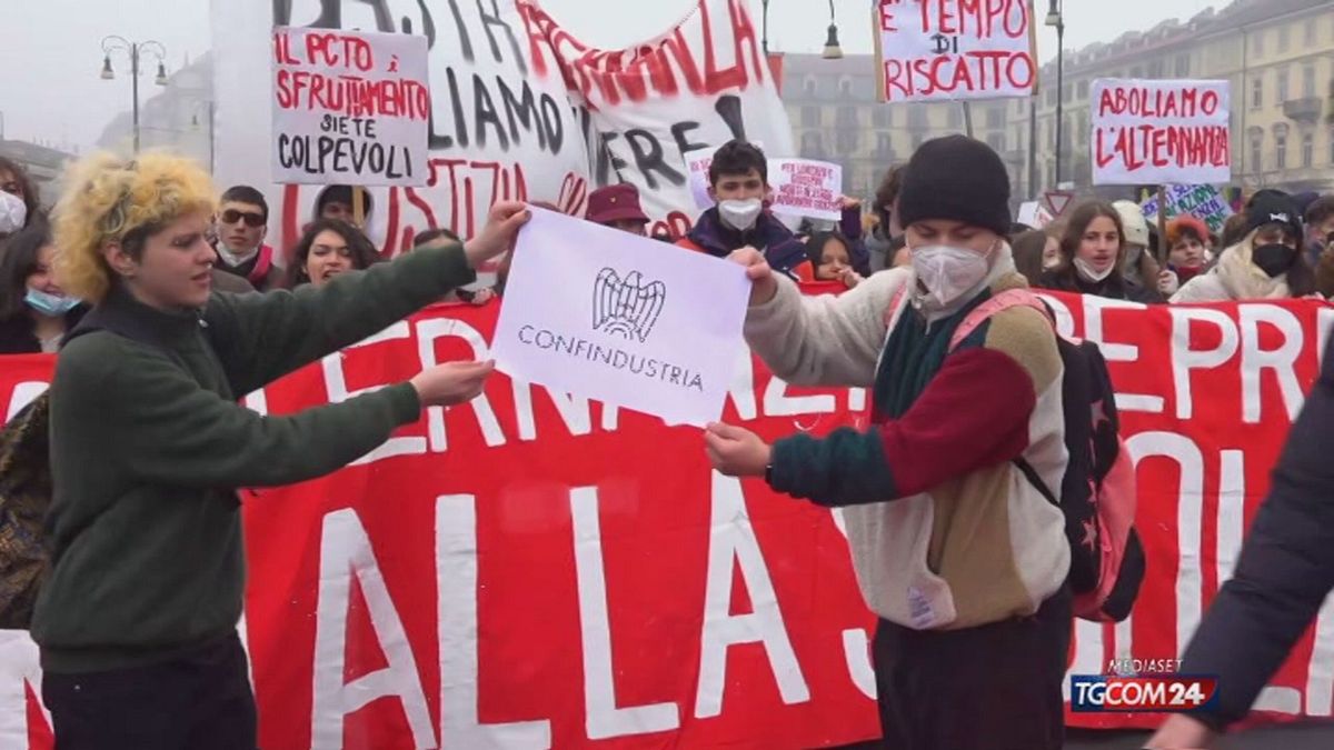 Maturità e alternanza scuola-lavoro, 200mila studenti in piazza